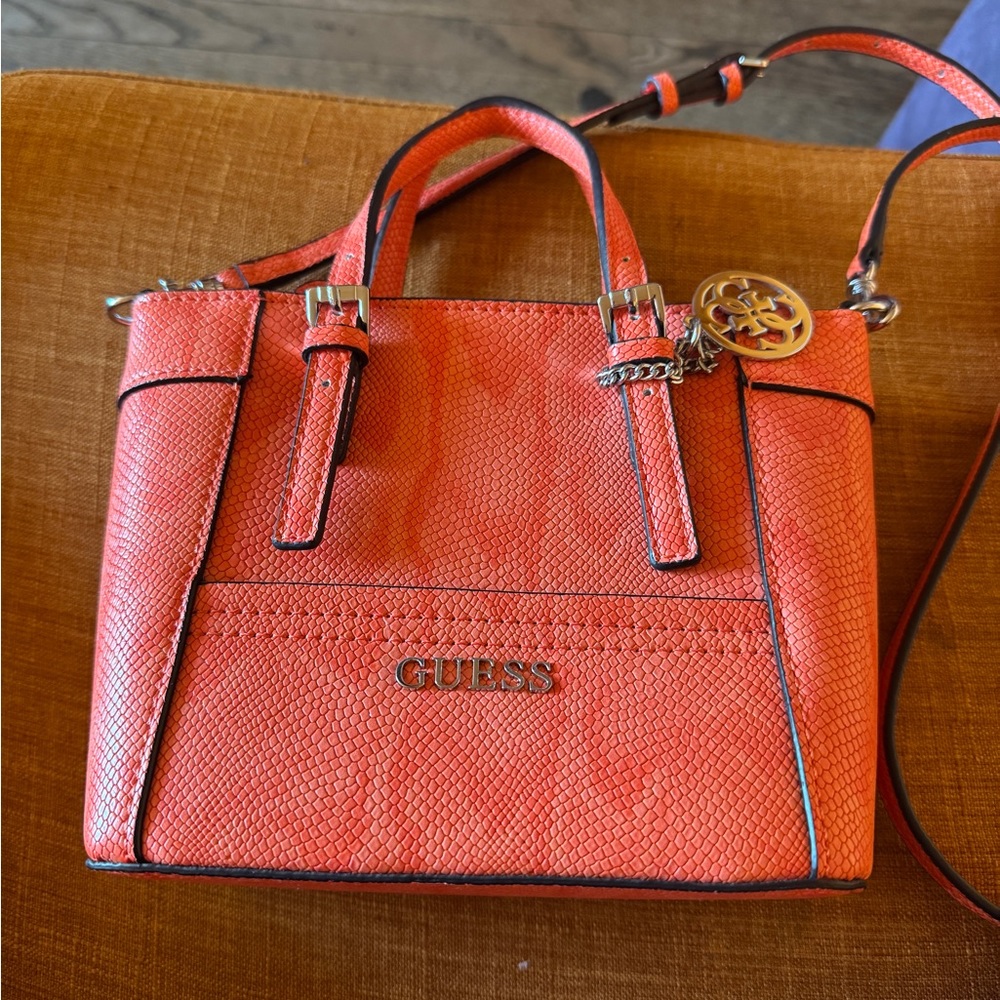 Guess Dayan Shopper Purse/crossbody. NWOT